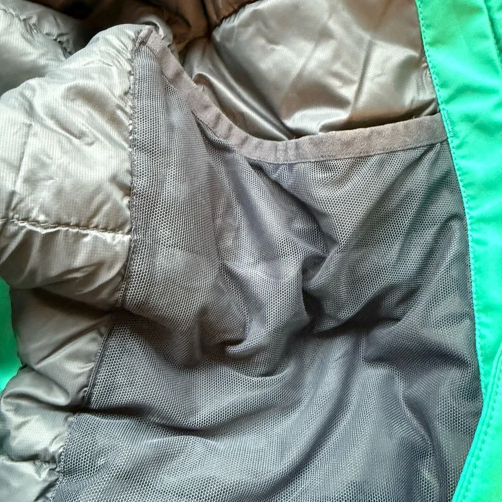 Outdoor Research Aqua and Black Ski Jacket - Picture 10 of 16